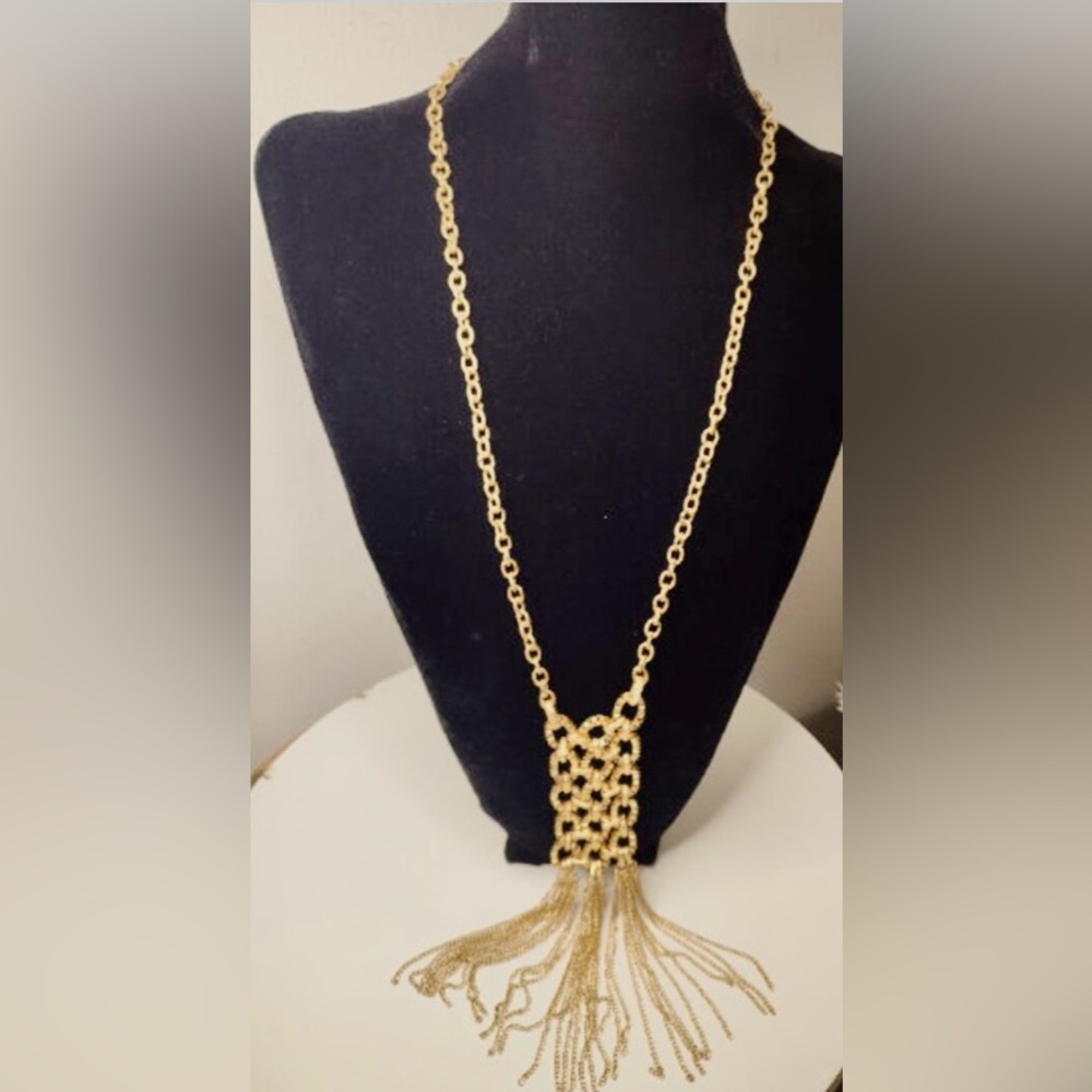 Vintage Goldtone tassel long fringe bib necklace. Statement piece! EUC